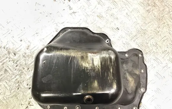 Volkswagen Polo IV 9N3 Oil sump 03D103602