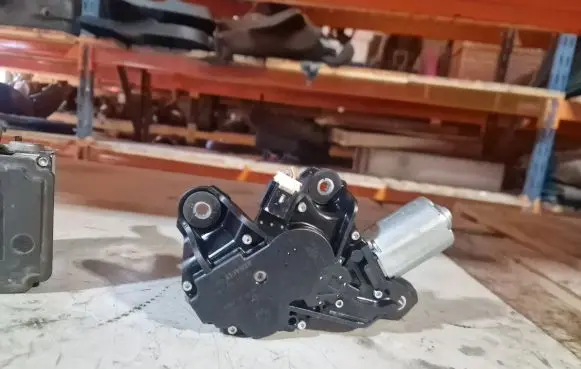 Renault Scenic III - Grand scenic III Rear window wiper motor 0390201856