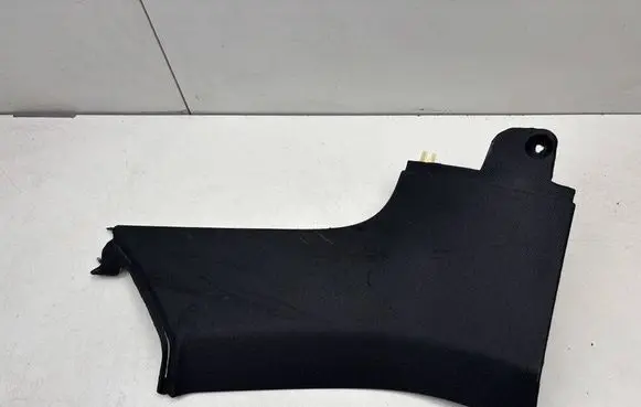 (D)pillar trim (top)