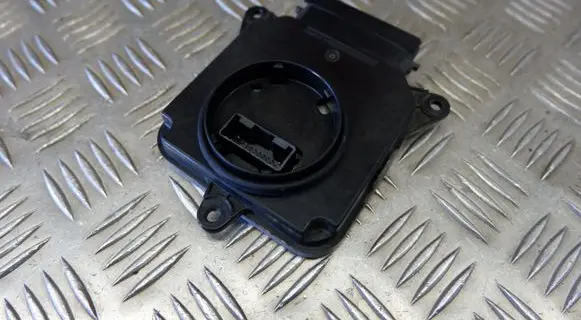 Toyota Prius (XW50) LED ballast control module 8990847010