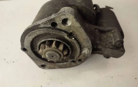 Nissan Vanette Starter motor 2330005E10