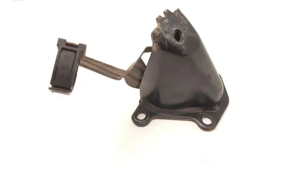 Nissan Navara D40 Engine mounting bracket