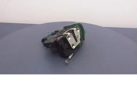 Hyundai i40 Front door lock 813203Z020