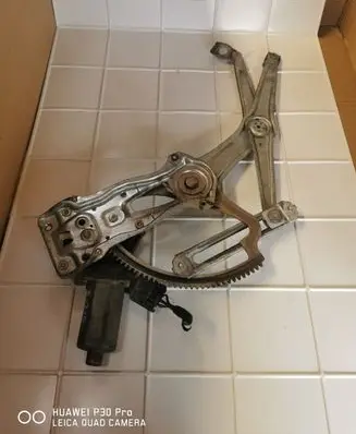 Mercedes-Benz E W210 Front door window regulator with motor 0130821709