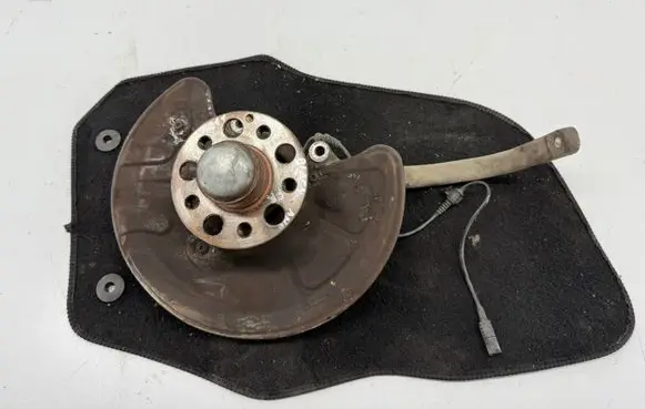 Mercedes-Benz E W211 Front wheel hub spindle knuckle