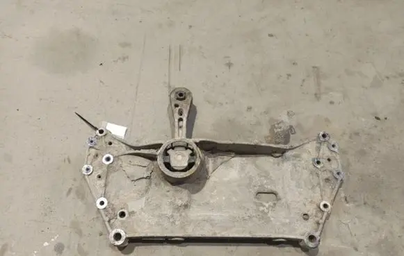 Skoda Octavia Mk2 (1Z) Front subframe 