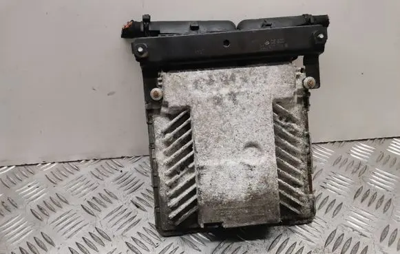 Volkswagen PASSAT B6 Engine control unit/module 03G906018FG