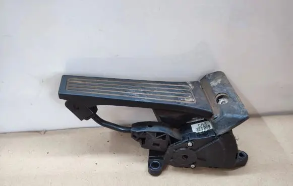 KIA Sportage Accelerator throttle pedal FJC0082A2S900