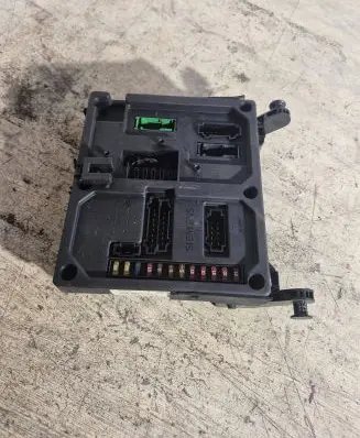 Ford Galaxy Fuse module S108145100F 962256D 420925004