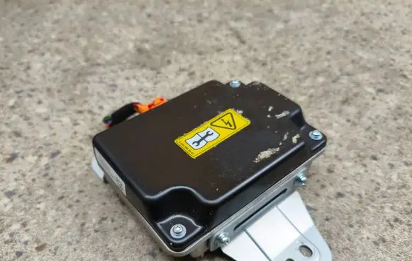 Mercedes-Benz GL X166 Voltage converter inverter A1669820020 13124031900