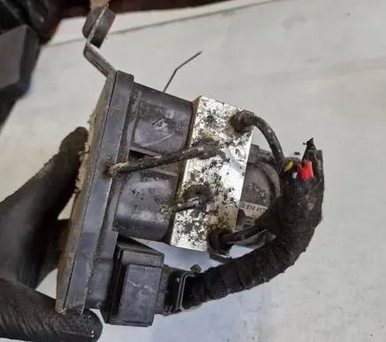 Volkswagen Golf IV ABS Pump 1c0907379K