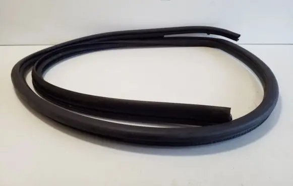 Lexus CT 200H Front door rubber seal