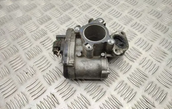 Opel Vivaro EGR valve 147105543R