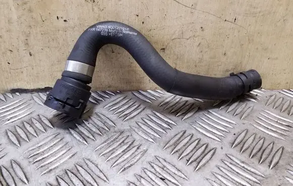 Volkswagen PASSAT B8 Engine coolant pipe/hose 5Q0122101S