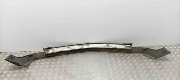 Front bumper lip