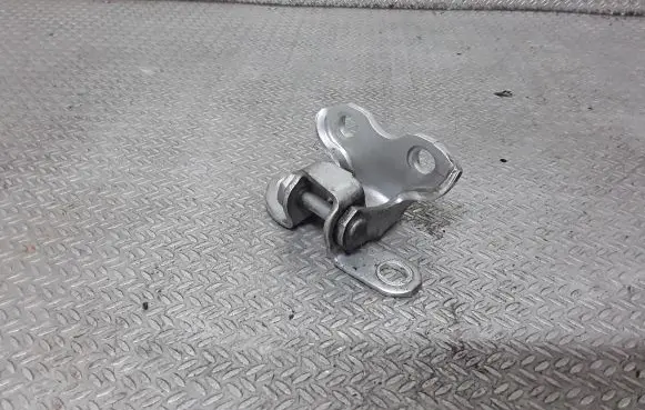 Lexus IS 220D-250-350 Rear door upper hinge