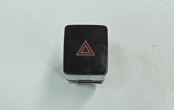 Nissan Note (E12) Hazard light switch