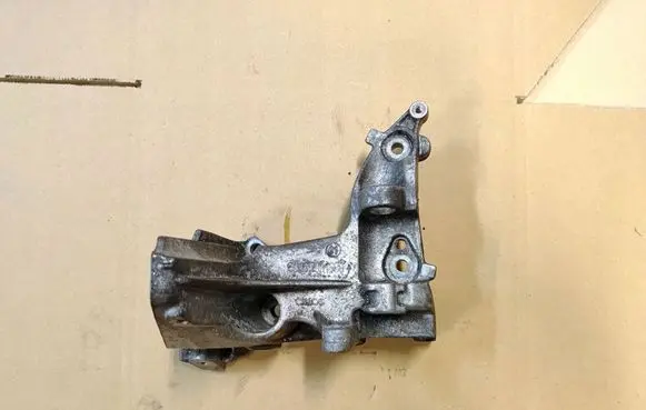Peugeot 5008 Generator/alternator bracket 9685991680