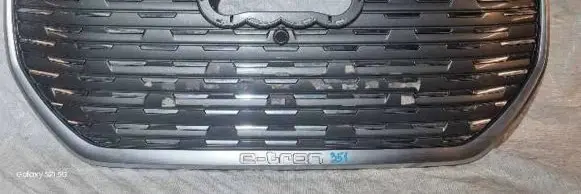Audi Q4 Sportback e-tron Front bumper upper radiator grill