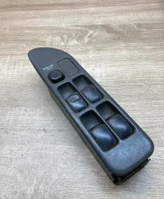 Mitsubishi Lancer Electric window control switch MB960378