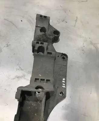 Seat Alhambra (Mk1) Engine mounting bracket R045903143C
