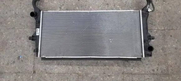 Hyundai i30 Coolant radiator 25310g4200