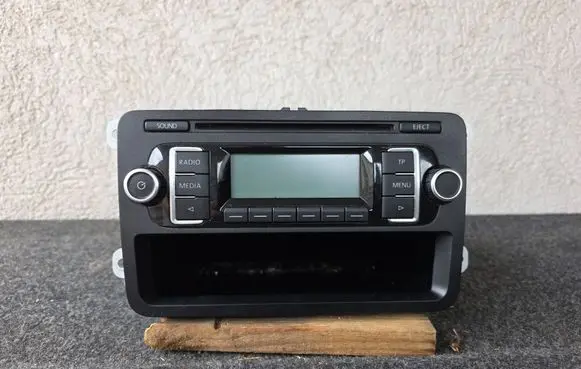 Volkswagen Golf Plus Radio/CD/DVD/GPS head unit 5M0035156C