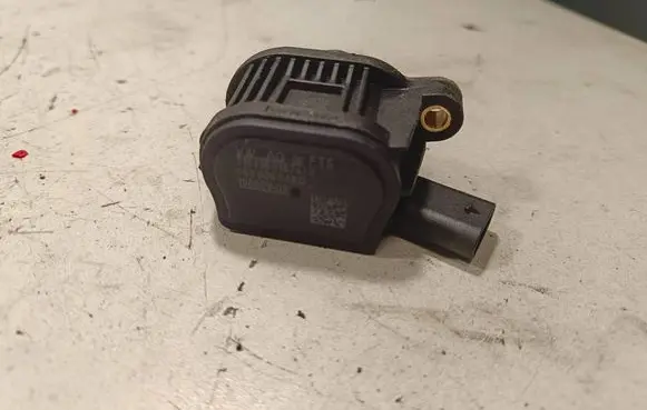 Audi SQ7 Camshaft vanos timing valve 059906048D