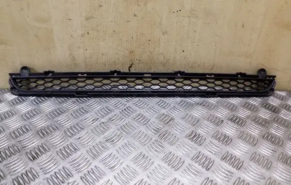 KIA Sorento Front bumper lower grill 865222P000