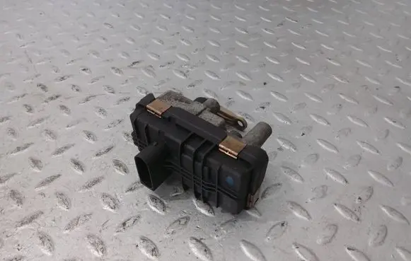 BMW 5 F10 F11 Turbine electric control actuator 797863 7978630047