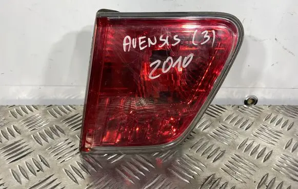 Toyota Avensis T270 Tailgate rear/tail lights 8158005100