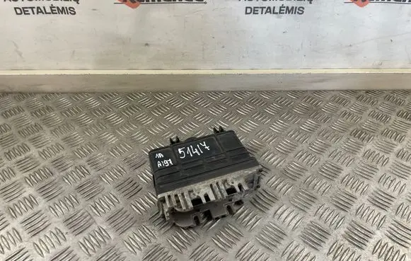 Volkswagen Golf III Engine control unit/module 8A0907311H