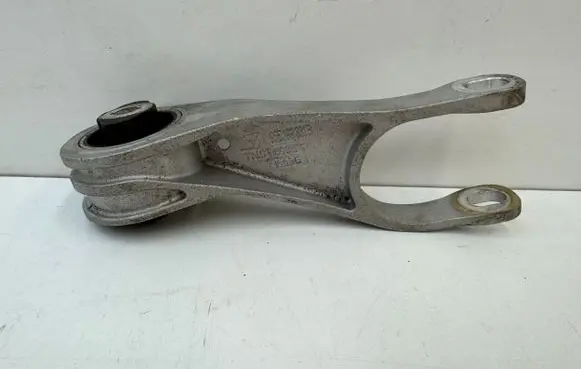Porsche Macan (95B) Engine mounting bracket 95B199331B
