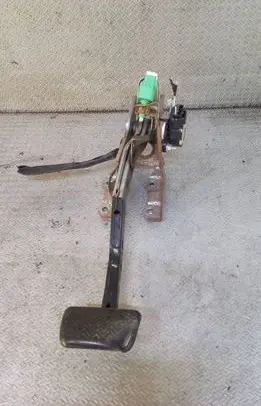 Toyota Prius (XW30) Brake pedal