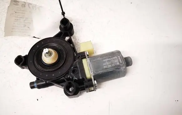 Volkswagen Crafter Front door window regulator motor 8W0959802