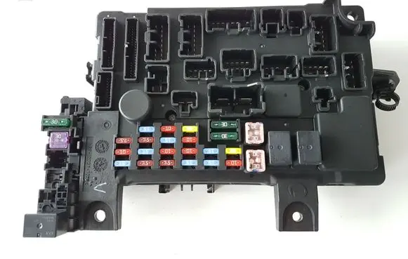 Mitsubishi Outlander Fuse module 8637A862 5113002054 L8637011S