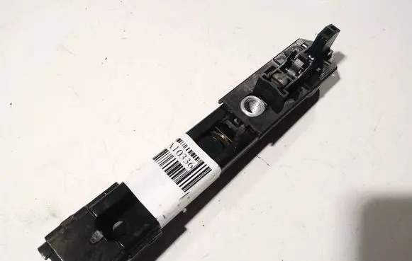 Volkswagen Golf Plus Seat belt adjustment rail 1t0357819