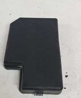Toyota RAV 4 (XA30) Fuse box cover 8266242180