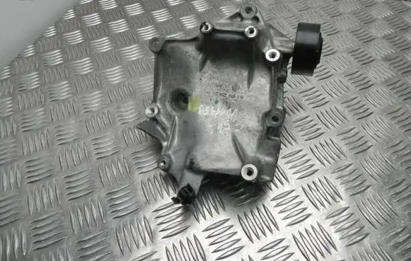 Mercedes-Benz C AMG W205 Generator/alternator bracket A6512340339