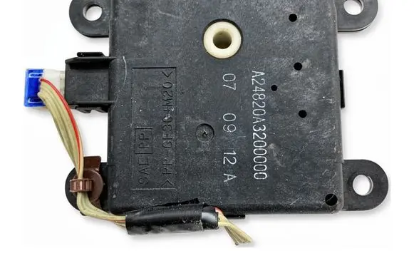 Nissan Qashqai Air flap motor/actuator A24820A3200000