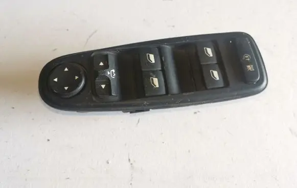 Citroen C4 I Picasso Electric window control switch 96639383ZD