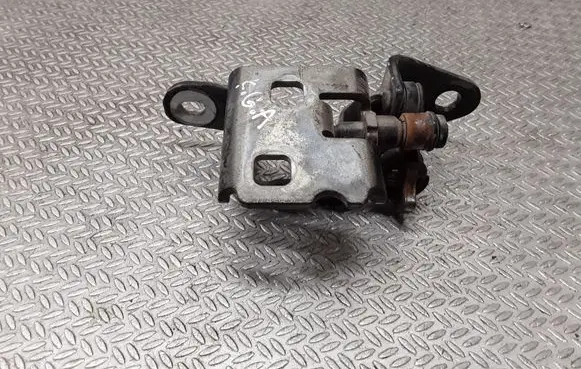 Dodge Nitro Rear door lower hinge