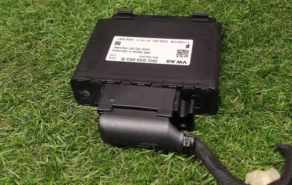 Audi A6 S6 C7 4G Voltage converter/converter module 8K0959663B 8K0959663