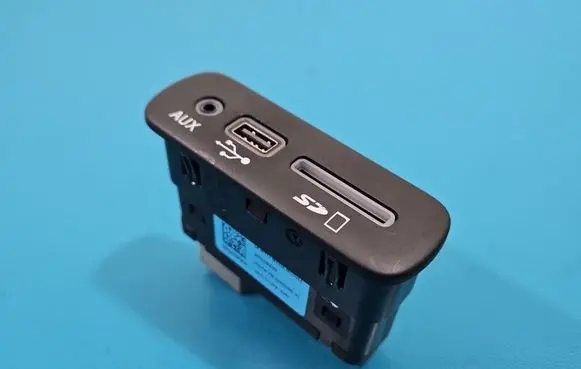 Maserati Quattroporte USB socket connector 68332335AA IMPRK1533185
