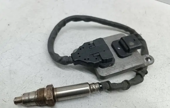 Mercedes-Benz Vito Viano W447 Lambda probe sensor A0009052709 0009052709 A2C16442400