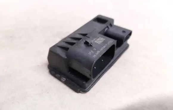 BMW 5 GT F07 Glow plug pre-heat relay 851947201 0522140104