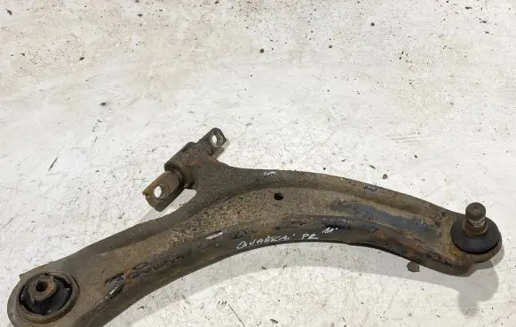 Nissan Qashqai Front lower control arm/wishbone