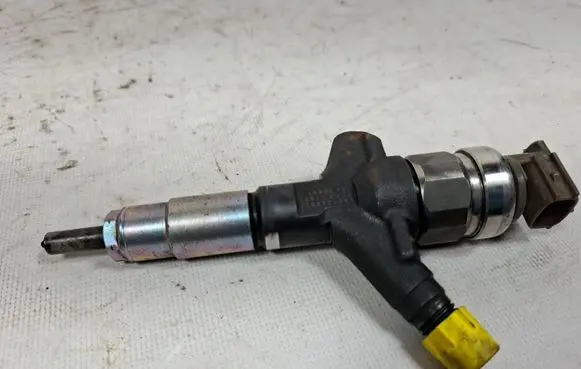 Subaru Forester SH Fuel injector 88K08691 16113AA020