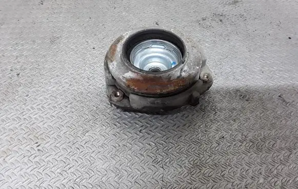 Volkswagen Jetta V Front upper strut mount 