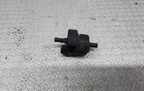 Audi A8 S8 D2 4D Vacuum valve 058133459